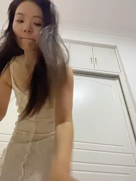 xiaochengzi505 (F milf) - 在商场试衣间自慰