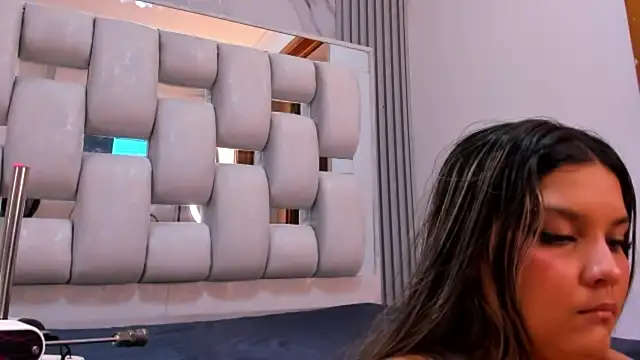 Wonderkloe_ webcam stripchat model stream image