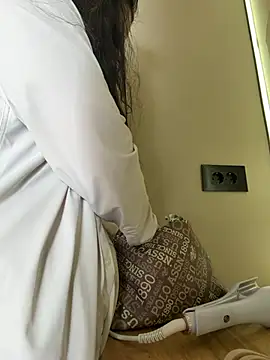 MoonlitLust live sex cam