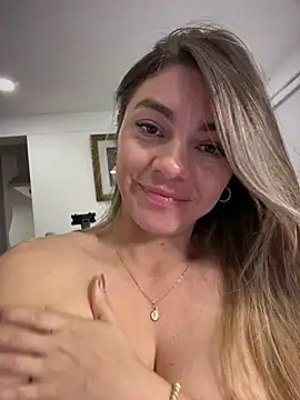 alicee16 Live Webcam on Stripchat