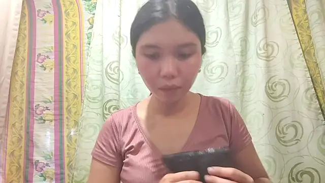regenakhanponaphan - RegenaKhanponaphan's free webcam - UK Sex Cams