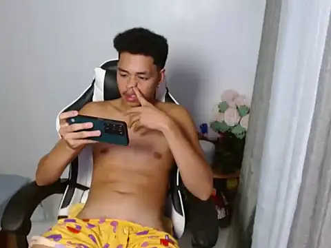 curlyasian_njxx (M twink) - public cum show