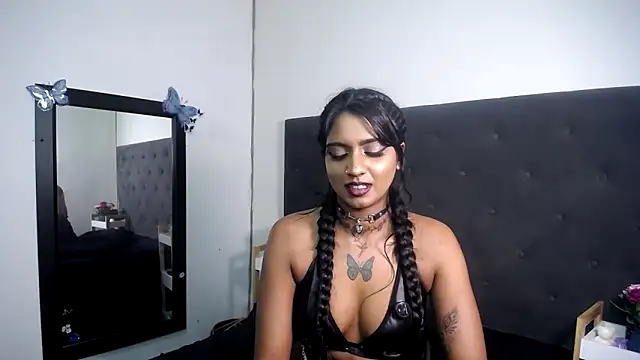 Delilah_Blazee