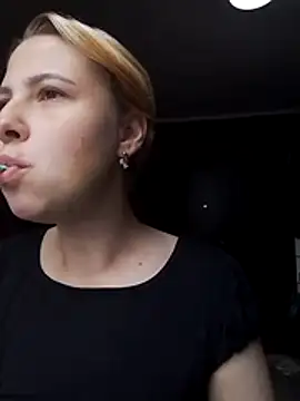 Gussie_Bridie webcam