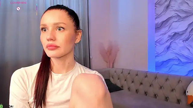 Aria_Mila webcam