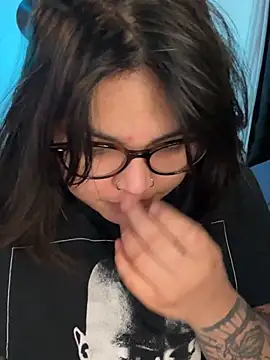 miacanela_xo