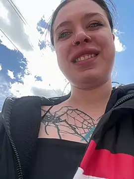 AlishaOfThorns webcam