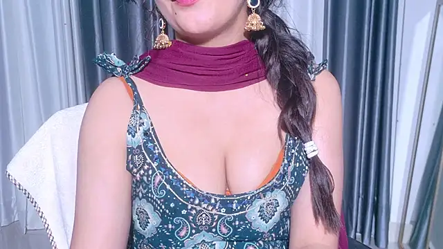 Aashika-Kaur webcam