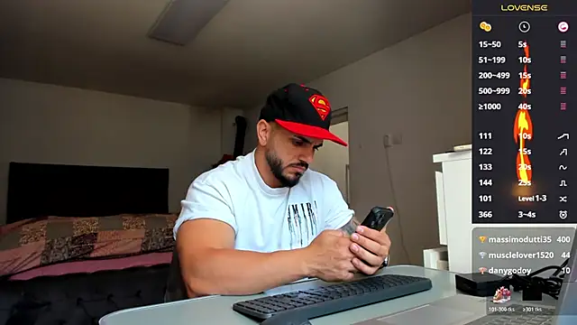 supermanboy94 - Supermanboy94's free webcam - UK Sex Cams