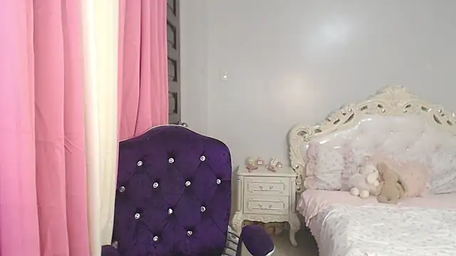 xSexynineDollx live sex cam