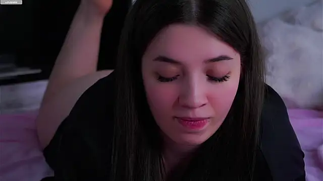 Watch LowOncoming live on EroticFlix - High definition streams