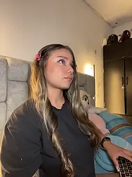 Watch AnnyLopezzz_ live on EroticFlix - High definition streams