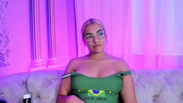 Watch Eva_honey live on EroticFlix - High definition streams