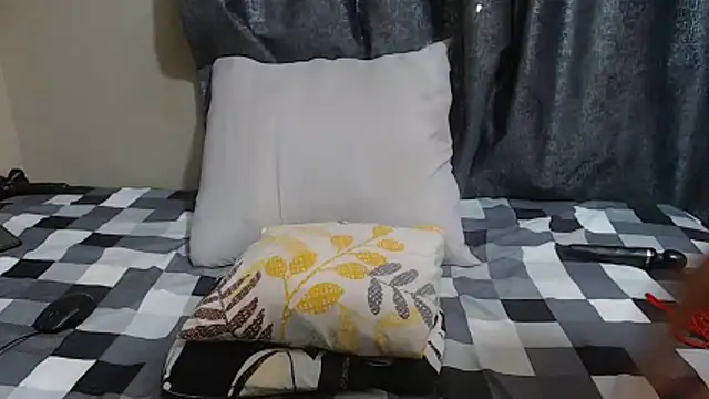 hornyebony4u - HornyEbony4u's free webcam - UK Sex Cams