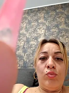 RuxyHuge42ETT webcam