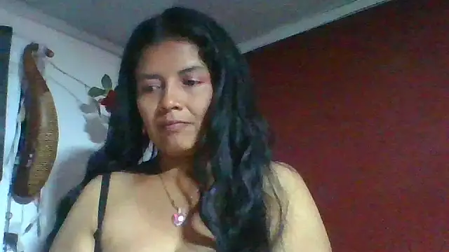 Watch DianaOchoa_ live on EroticFlix - High definition streams
