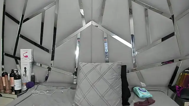 Catherinee69_x webcam
