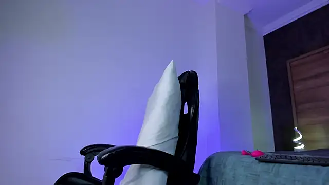 AlondraSoomer webcam