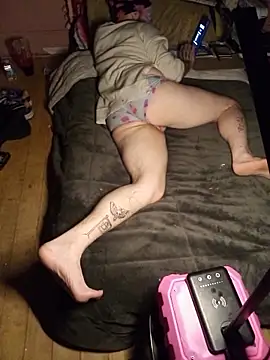 BbwLuvrBoi69 webcam