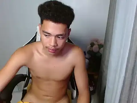 curlyasian_njxx (Ask my age) - public cum show