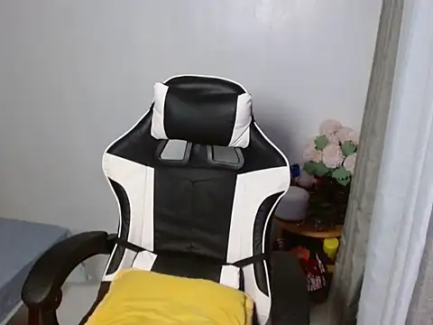 curlyasian_njxx live sex cam