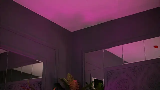 BrattyScarlet webcam
