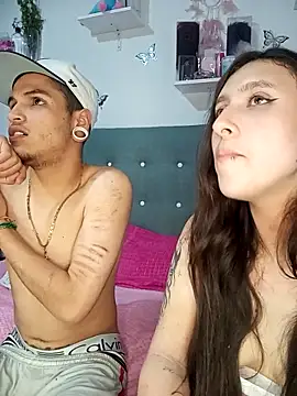 geminis_scorpio_... Live Webcam on Stripchat
