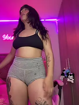 Yovng___Lau webcam