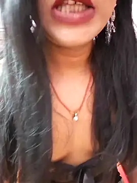 Modelo: tharki-anand