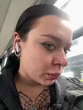 AlishaOfThorns webcam