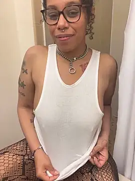 Desirae_Luciano