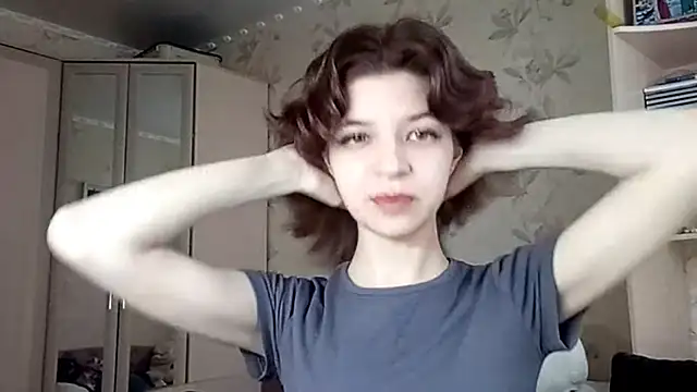 lowkeyindigo - LowkeyIndigo's free webcam - UK Sex Cams