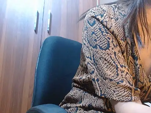 suman_night Live Webcam on Stripchat