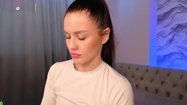 Aria_Mila webcam