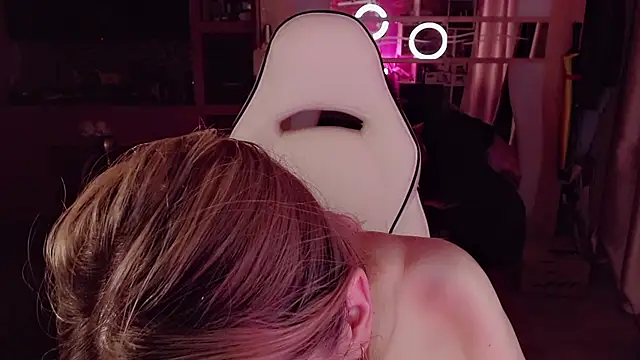 AnnieGOld_ webcam