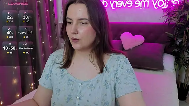 FeralPeach webcam