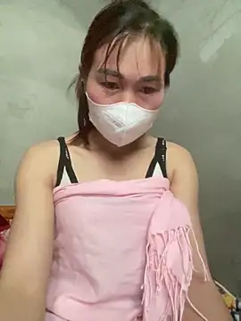 meganmeo (F young) - Móc cua sì hơ phun nước 💦