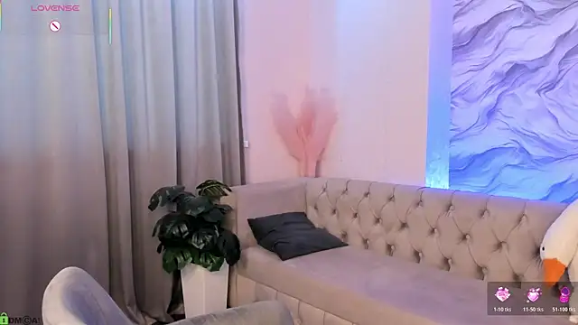 Aria_Mila webcam