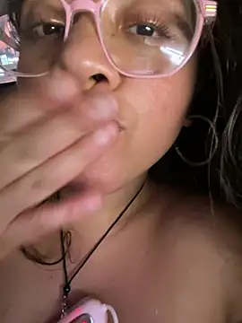 Vivi_Kvsh webcam