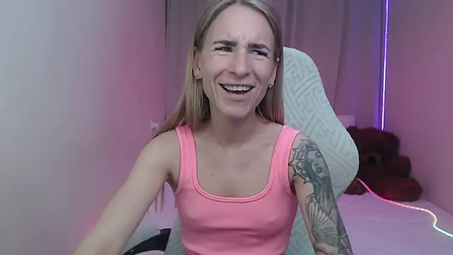 Watch DeboraHorny live on EroticFlix - High definition streams