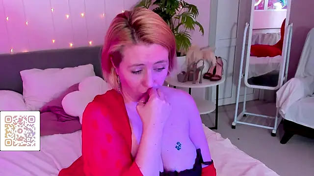 Watch miss_lisaaa live on EroticFlix - High definition streams