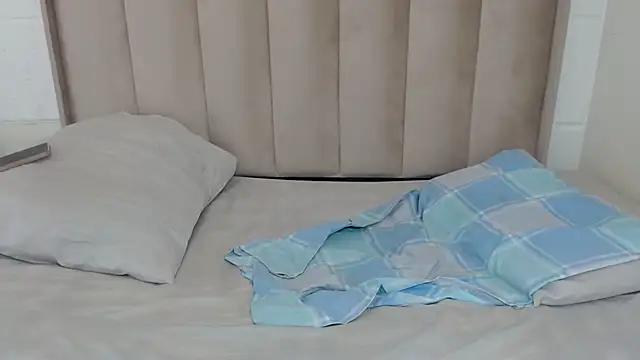 CuteHoney92 live sex cam