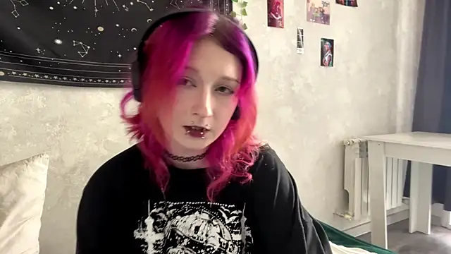 Watch Playful_Vi live on EroticFlix - High definition streams