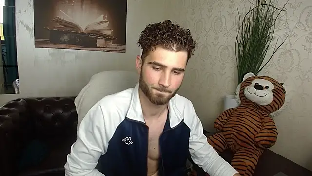 KyloEast's live cam