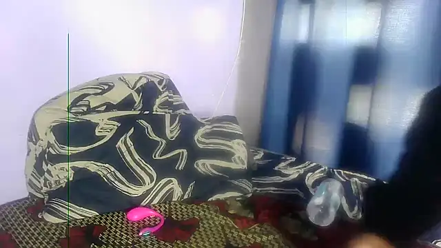 curvylara - CurvyLara's free webcam - UK Sex Cams