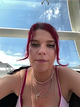 RiriRoseey webcam