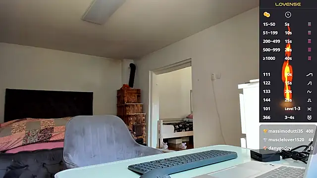 supermanboy94 - Supermanboy94's free webcam - UK Sex Cams
