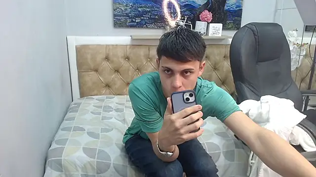 ethanx18_ - Ethanx18_'s free webcam - UK Sex Cams