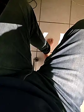 lorent6969 (M mature) - #bisexuals #dirty-talk #flashing #foot-fetish #french #hd #mature #medium #mobile #office #pov #recordable-publics #sexting #small-audience #swiss #white
