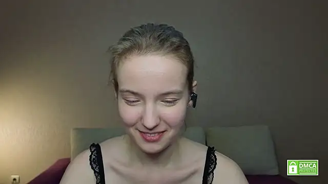 Watch HongTomczak live on EroticFlix - High definition streams
